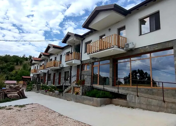 Lesnovo House Tomevski photo